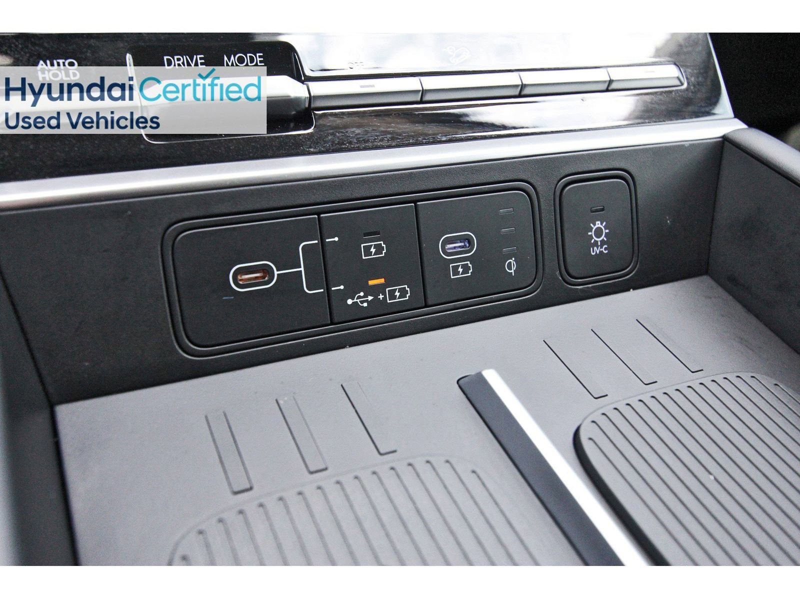 Used 2025 Hyundai Santa Fe Limited image 32