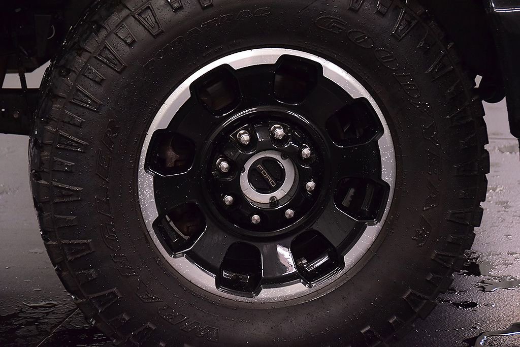 Used 2025 Ford F250 Platinum w/ Tremor Off-Road Package image 12