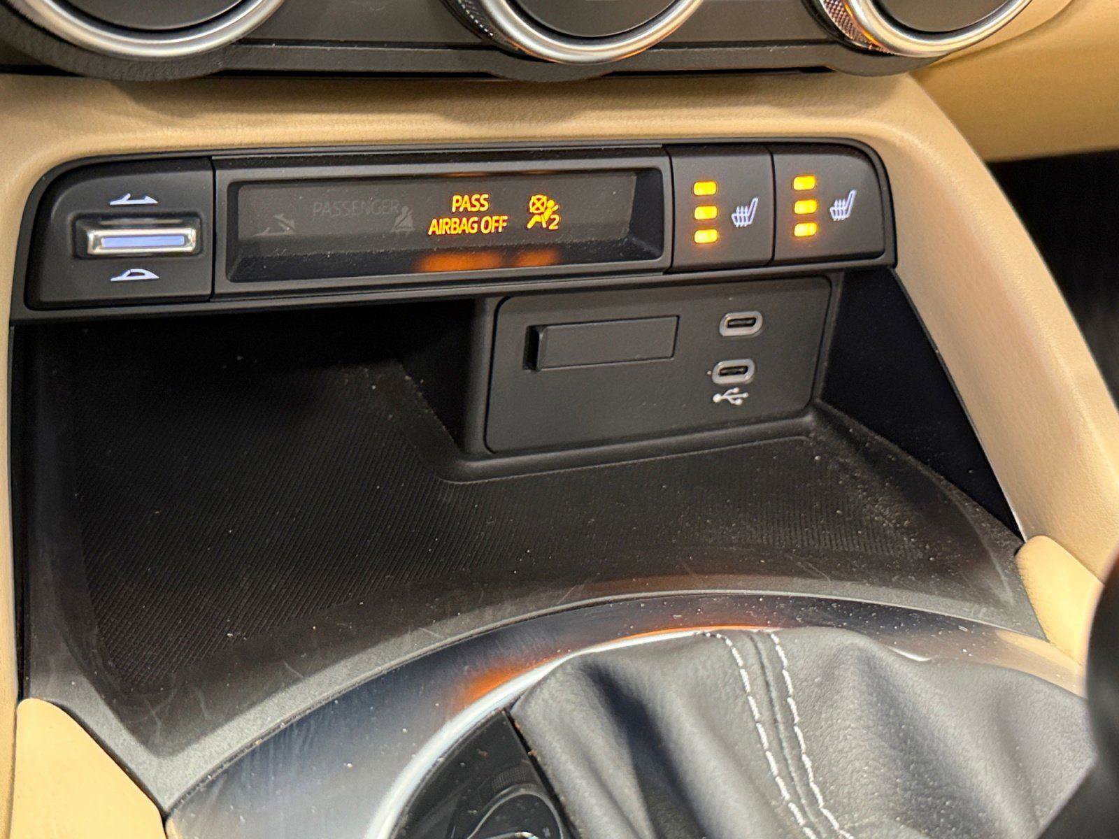 Used 2024 MAZDA MX-5 Miata RF Grand Touring image 23