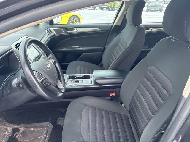 Used 2018 Ford Fusion SE w/ Fusion SE Technology Package image 4