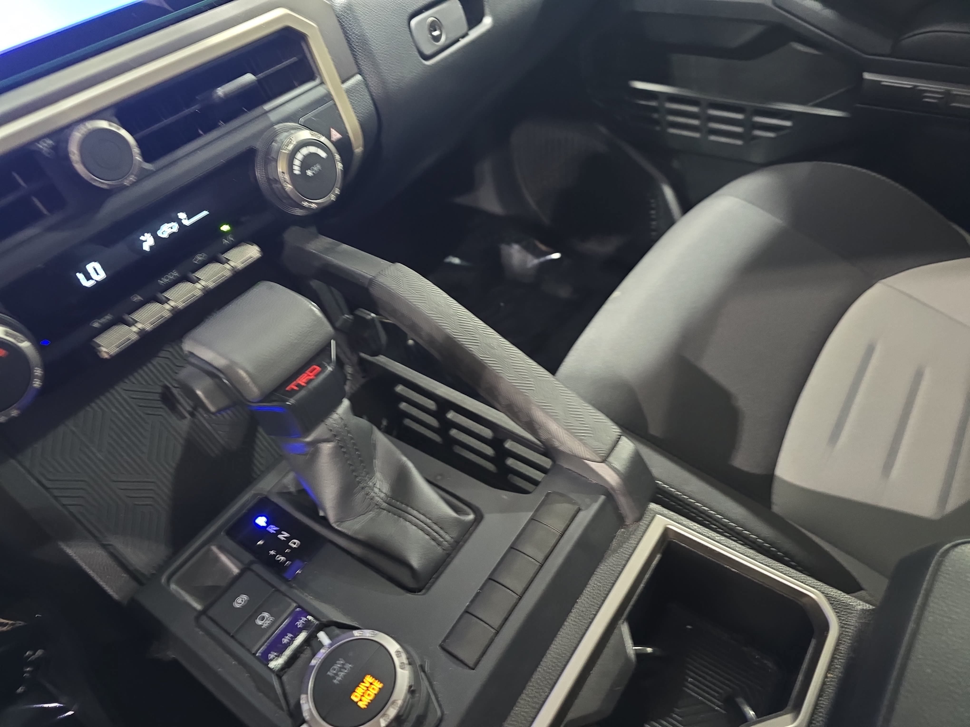 Used 2025 Toyota Tacoma TRD Sport AWD/4WD image 25