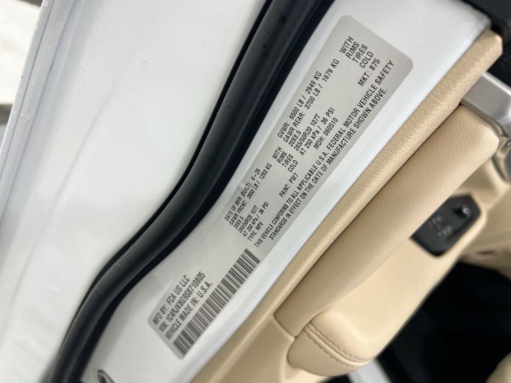 New 2025 Jeep Grand Cherokee L Limited w/ Luxury Tech Group II image 29