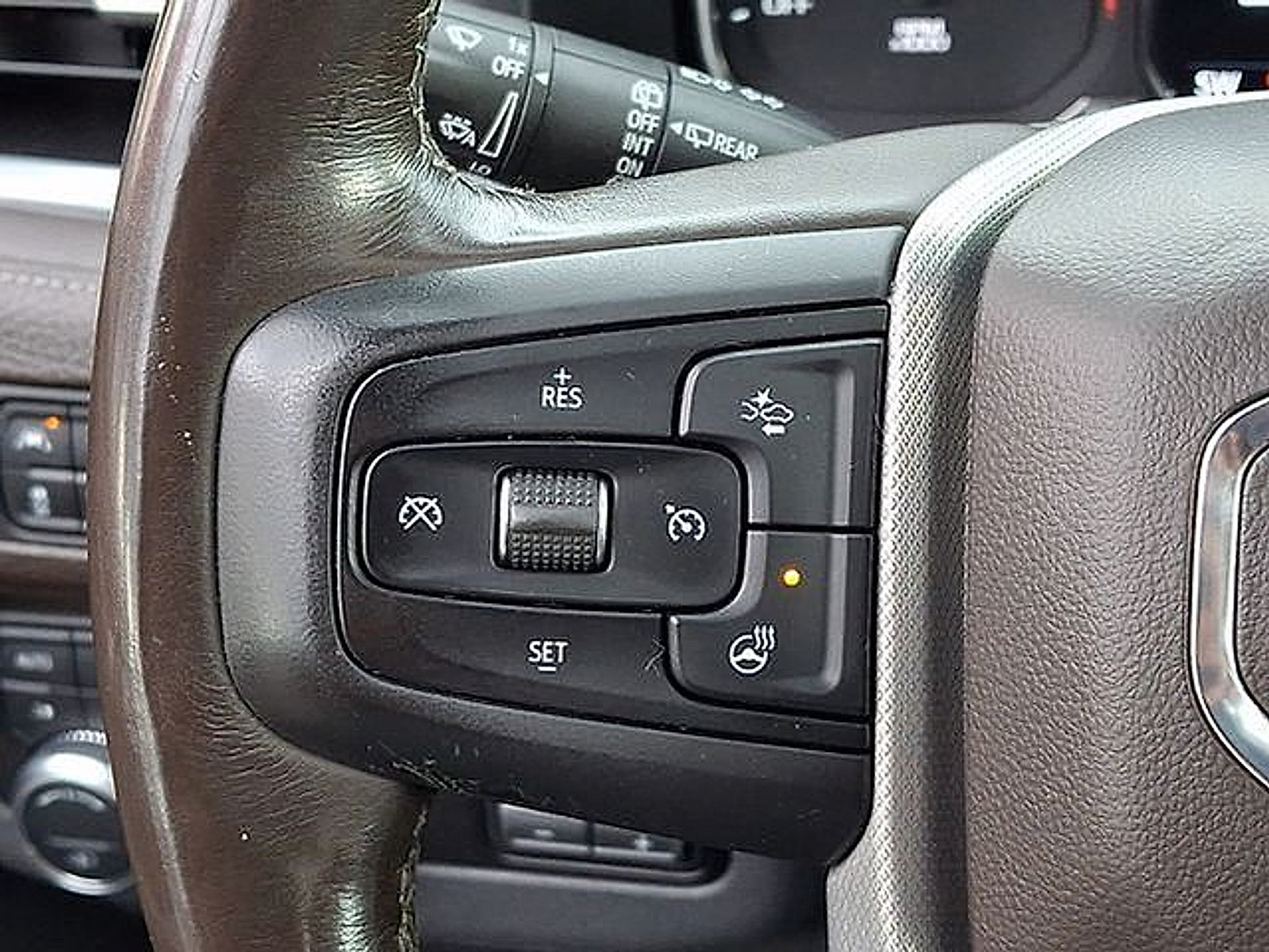 Used 2021 GMC Yukon Denali w/ Denali Ultimate Package AWD/4WD image 32