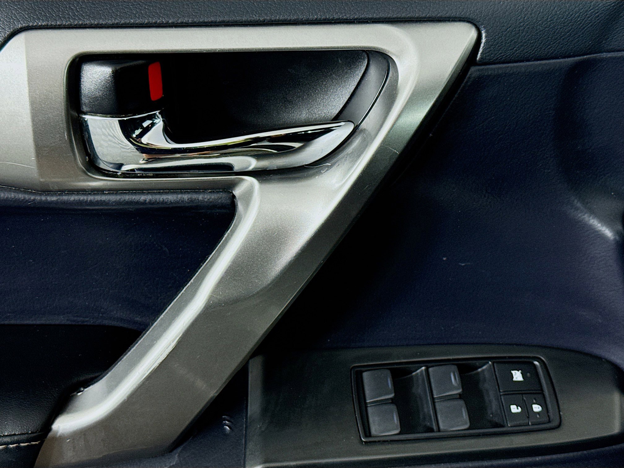 Used 2022 Lexus GX 460 Premium w/ Accessory Package image 23