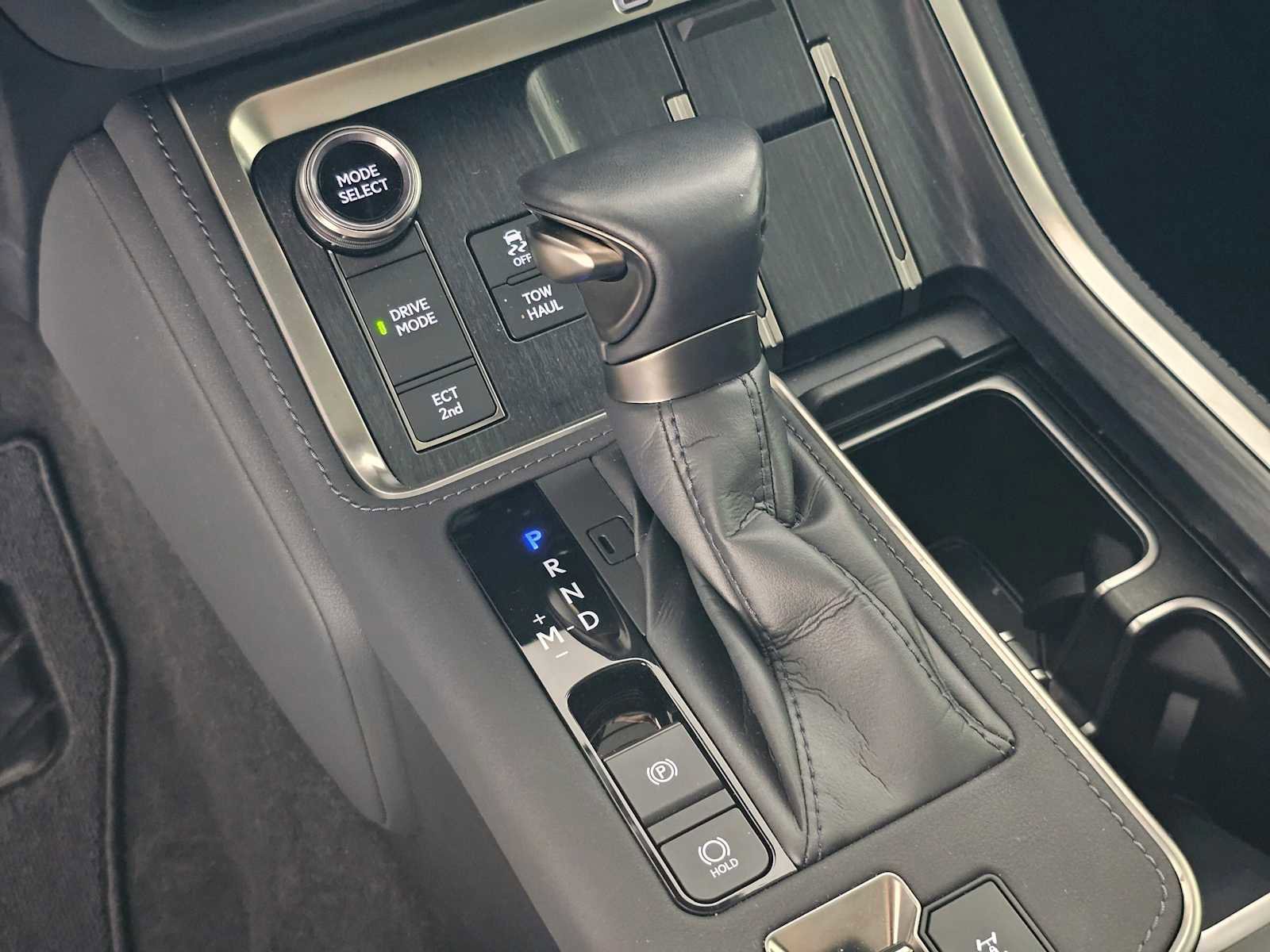 Used 2024 Lexus GX 550 w/ Accessory Package (2T) image 32