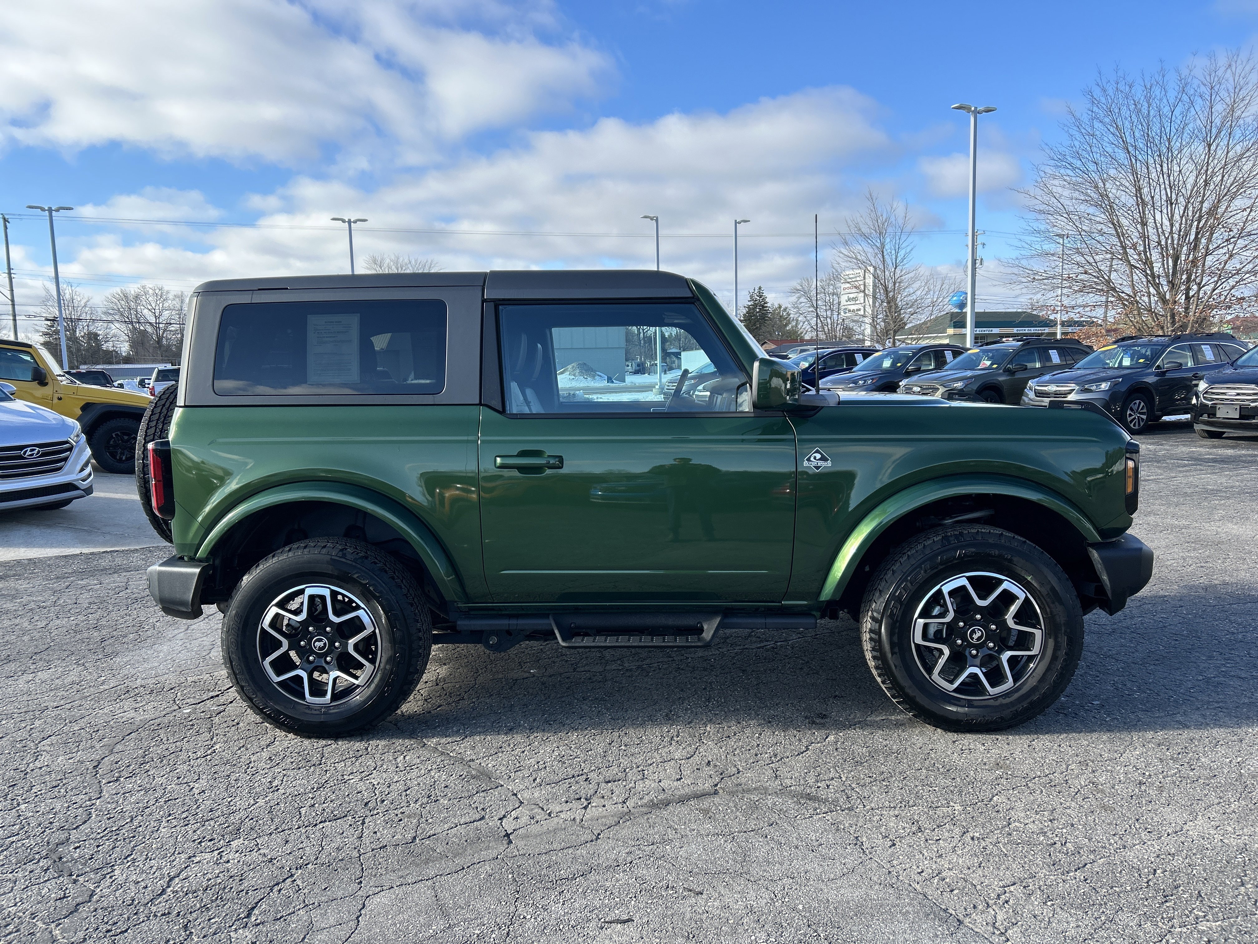 Used 2023 Ford Bronco Outer Banks image 2