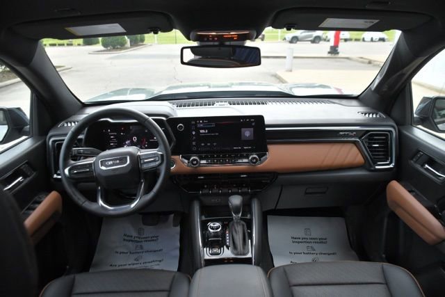 Used 2025 GMC Canyon AT4 w/ AT4 Premium Package image 10