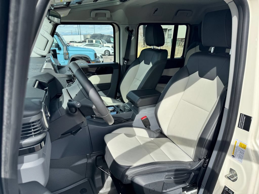 Used 2025 INEOS Grenadier AWD/4WD image 9
