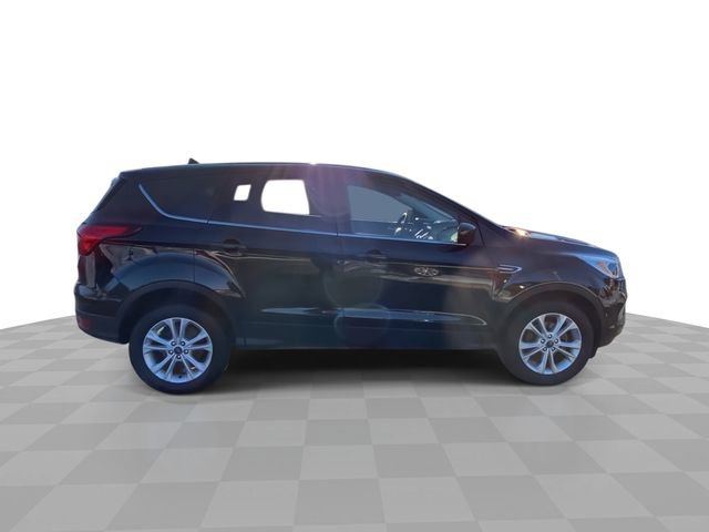 Used 2019 Ford Escape SE image 9