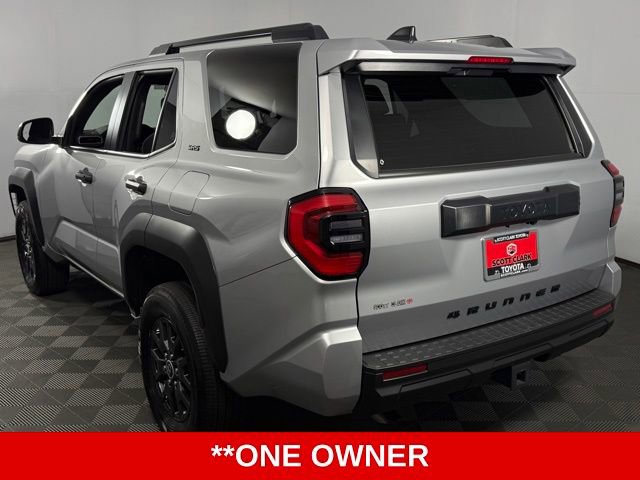 Used 2025 Toyota 4Runner SR5 AWD/4WD image 6