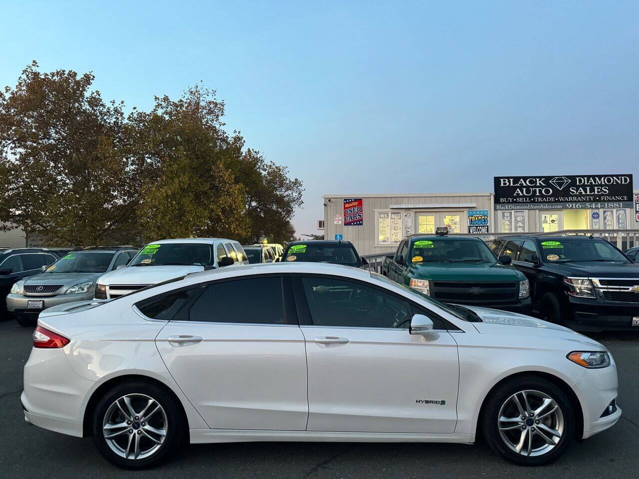 Used 2016 Ford Fusion SE FWD image 8