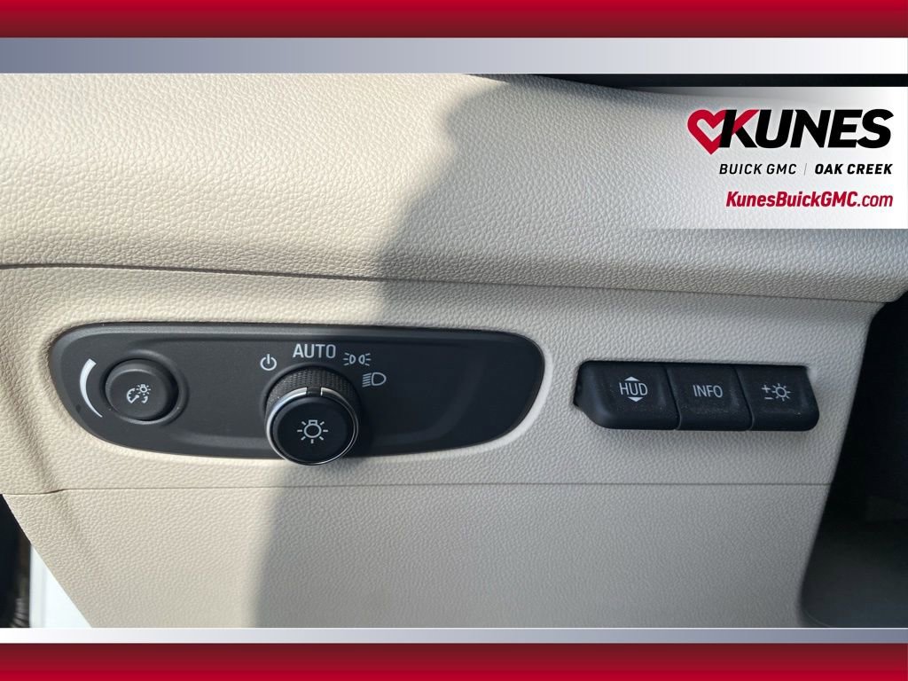 Used 2021 Buick Envision Essence w/ Technology Package I image 17