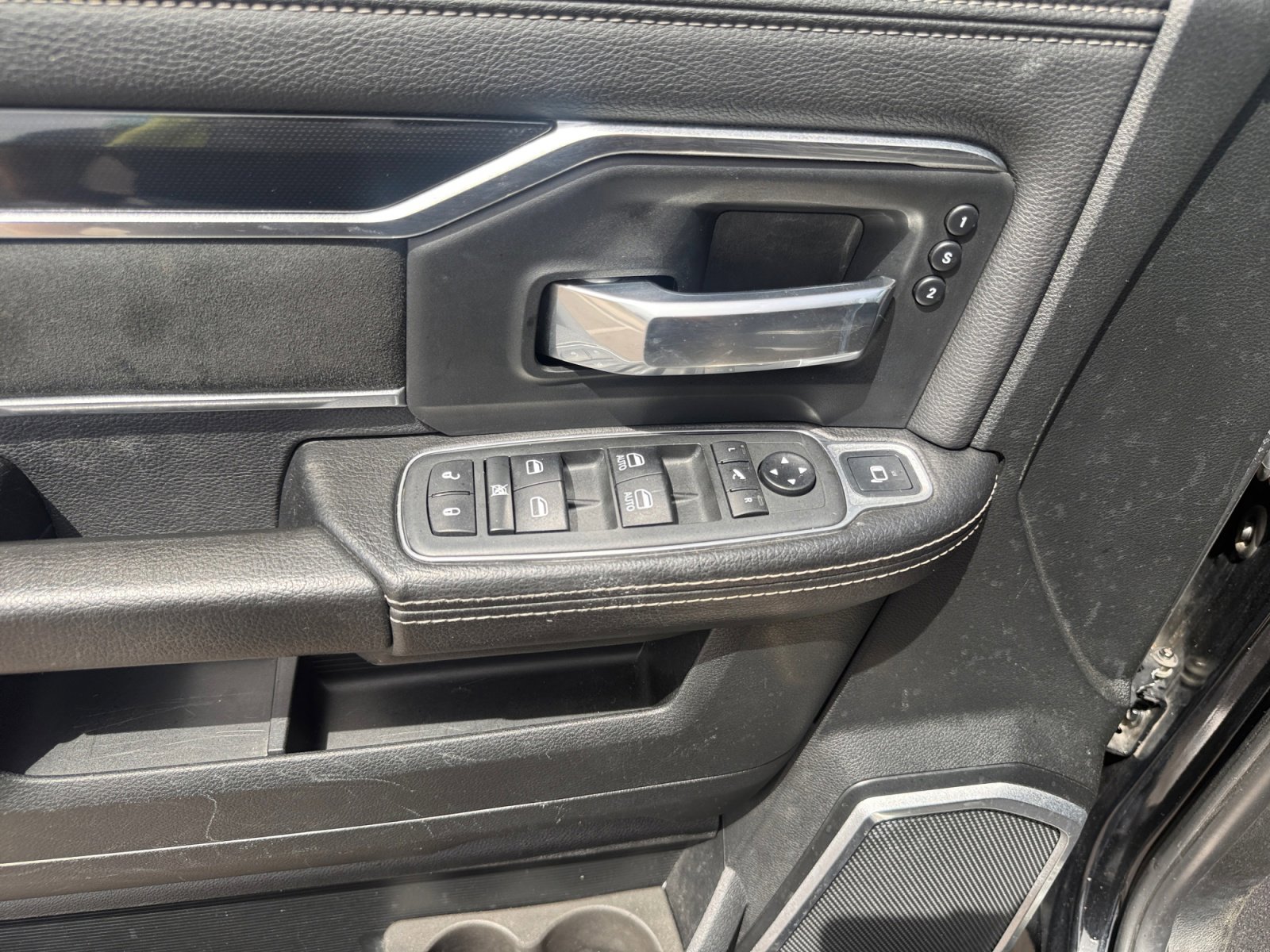 Used 2021 RAM 3500 Laramie image 13