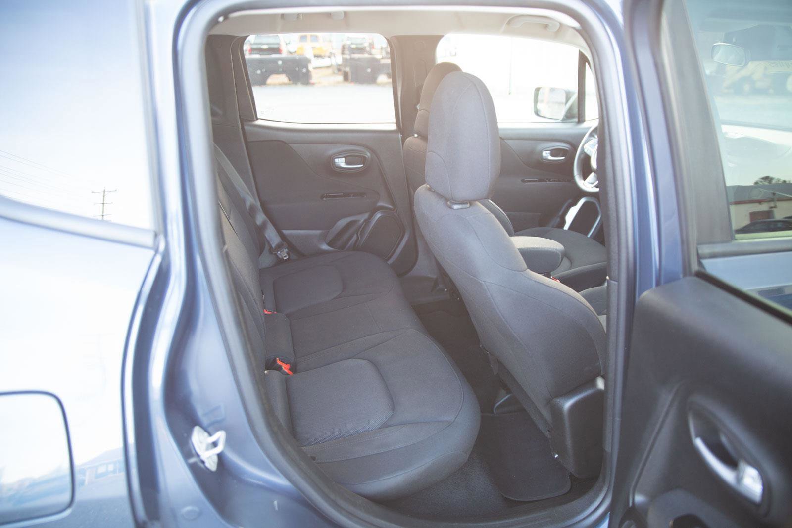 Used 2020 Jeep Renegade Sport w/ Sport Appearance Group image 24