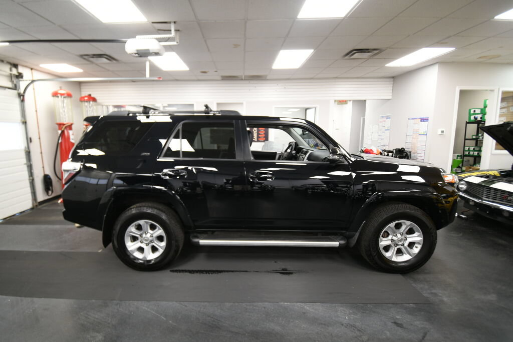 Used 2017 Toyota 4Runner SR5 Premium AWD/4WD image 8
