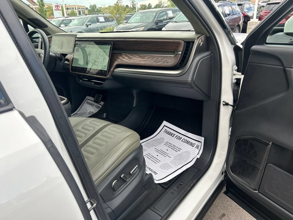 Used 2022 Rivian R1T Adventure AWD/4WD image 10