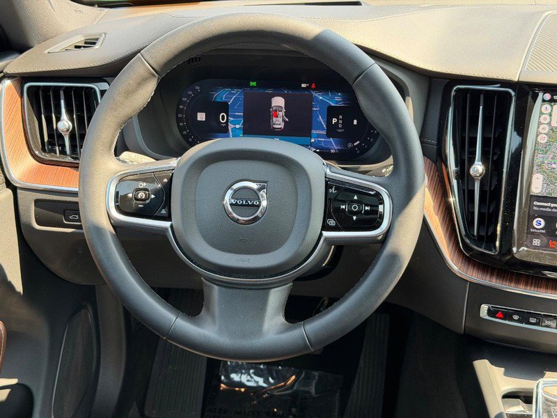 Certified 2024 Volvo XC60 B5 Ultimate w/ Climate Package AWD/4WD image 12