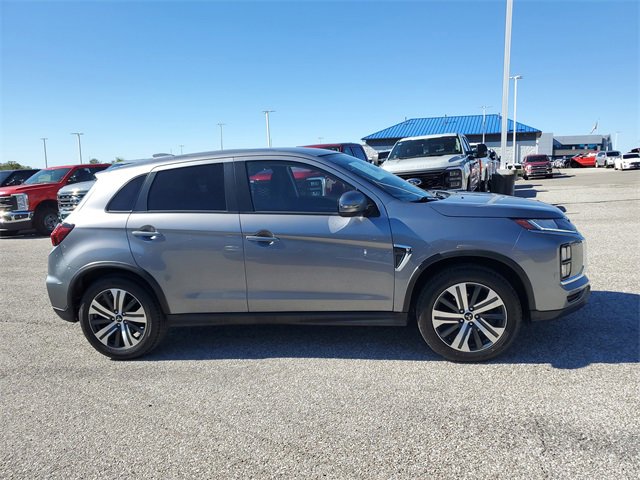 Used 2021 Mitsubishi Outlander Sport SE image 3