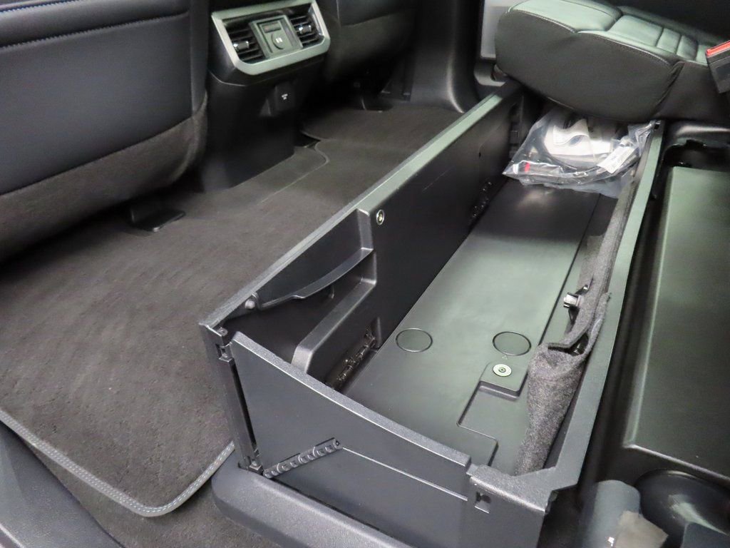 Used 2025 Ford F350 Platinum AWD/4WD image 76