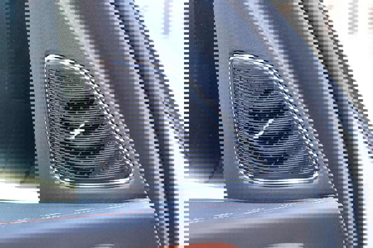 Used 2025 Mercedes-Benz C 300 Sedan image 44