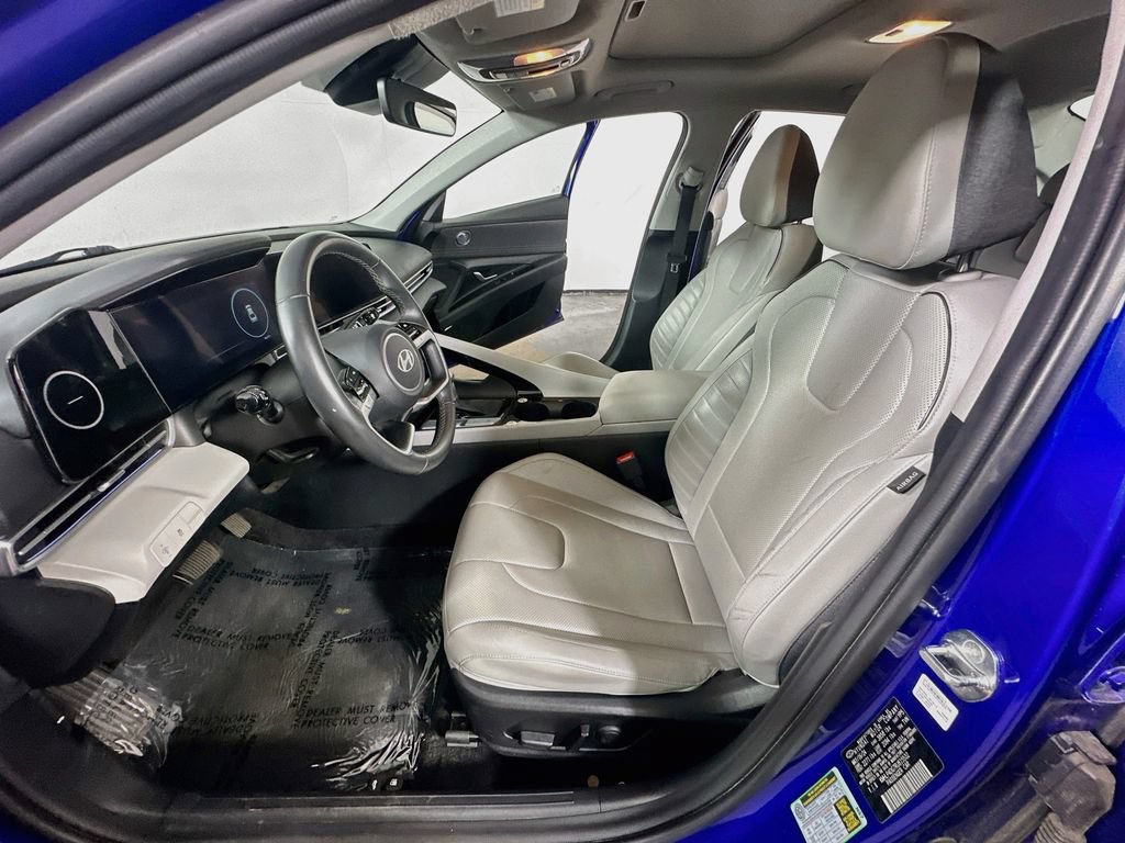 Used 2024 Hyundai Elantra Limited FWD image 17