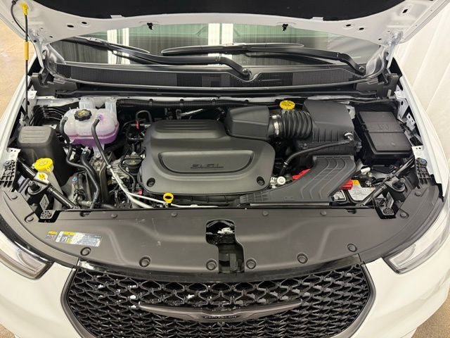 New 2026 Chrysler Pacifica Select FWD image 22