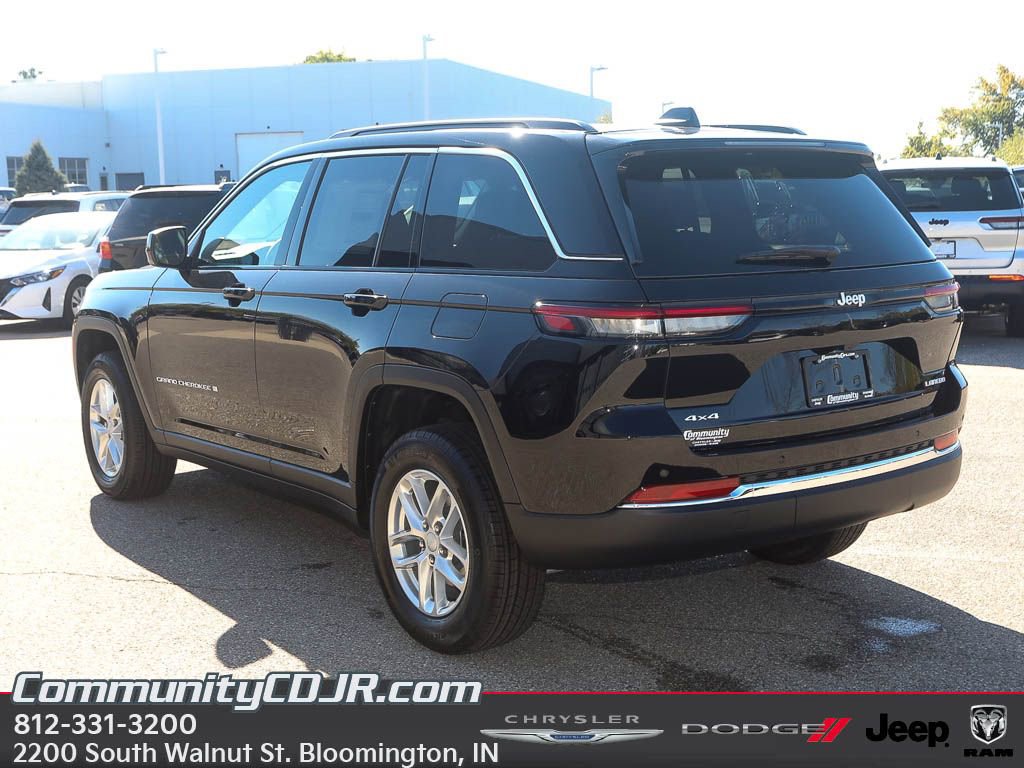 New 2025 Jeep Grand Cherokee Laredo X w/ Luxury Tech Group I AWD/4WD image 6