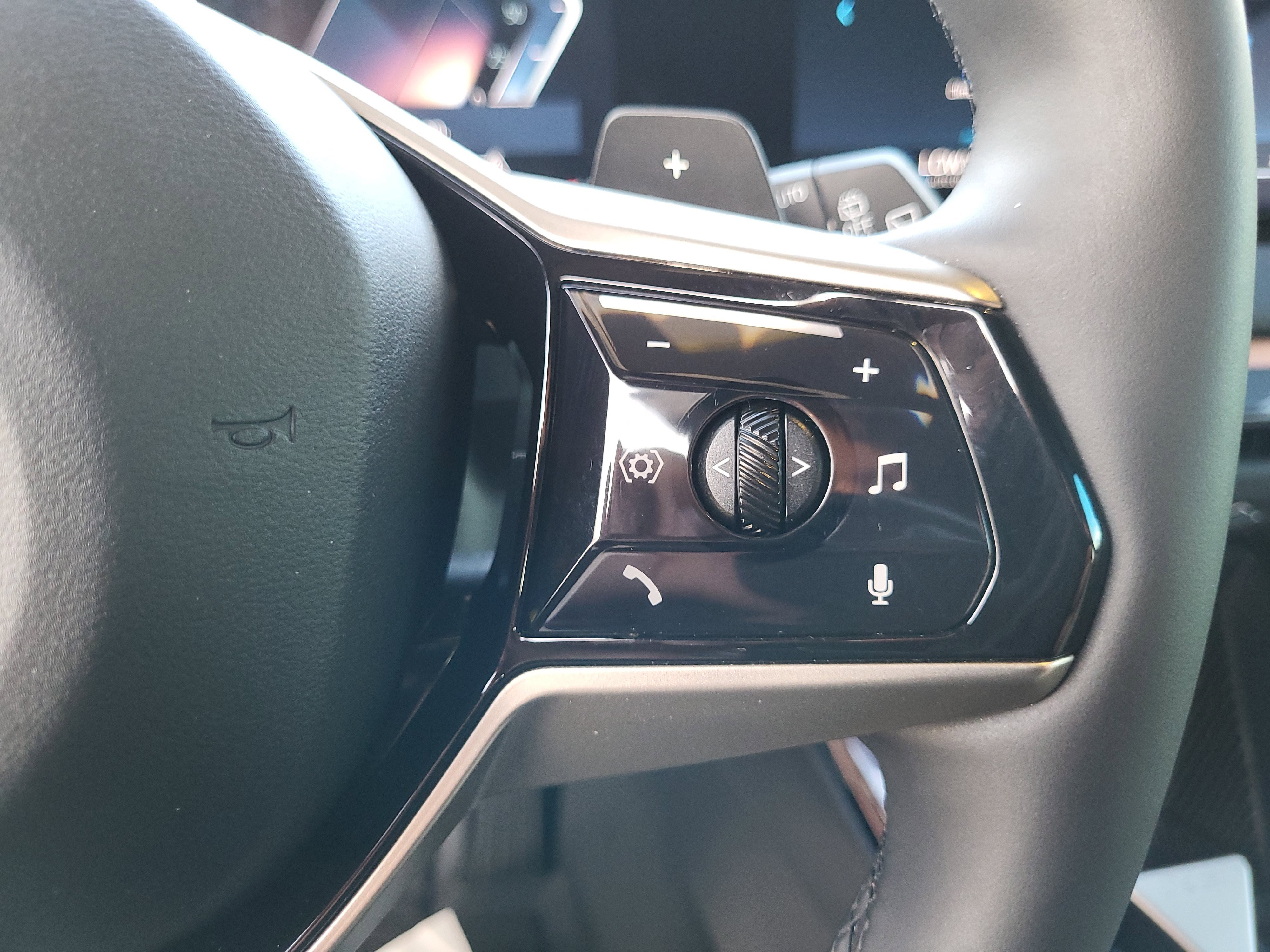 Used 2025 BMW X3 xDrive30i w/ Premium Package image 19