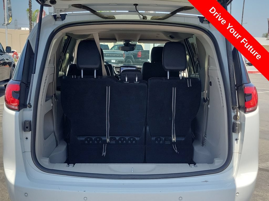 Used 2023 Chrysler Pacifica Touring-L FWD image 26