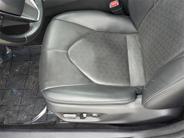 Used 2020 Toyota Camry XSE image 16