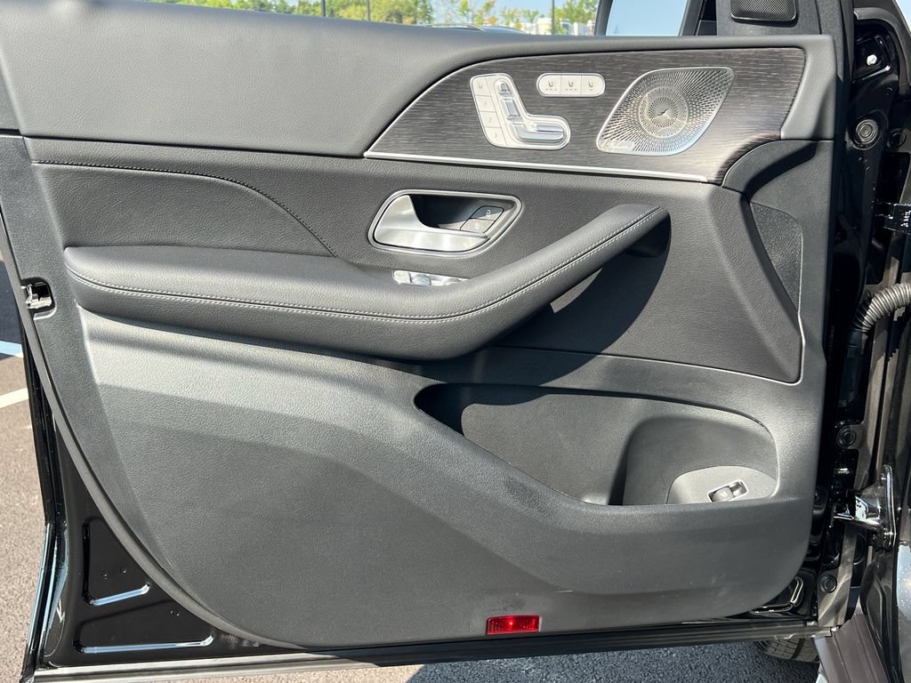 New 2026 Mercedes-Benz GLS 450 4MATIC image 10