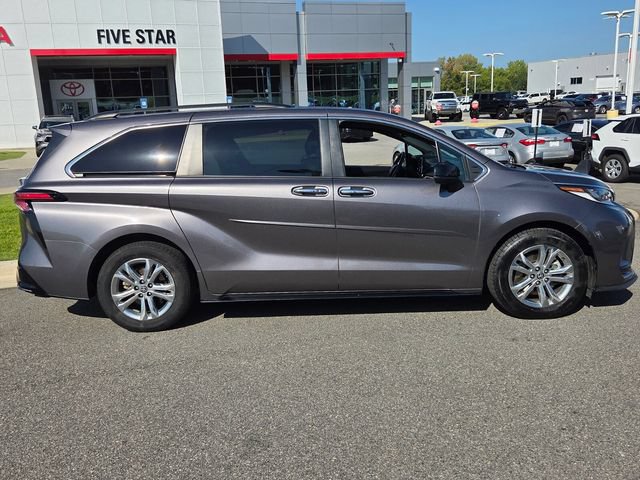 Used 2022 Toyota Sienna XSE w/ XSE Plus Package AWD/4WD image 16