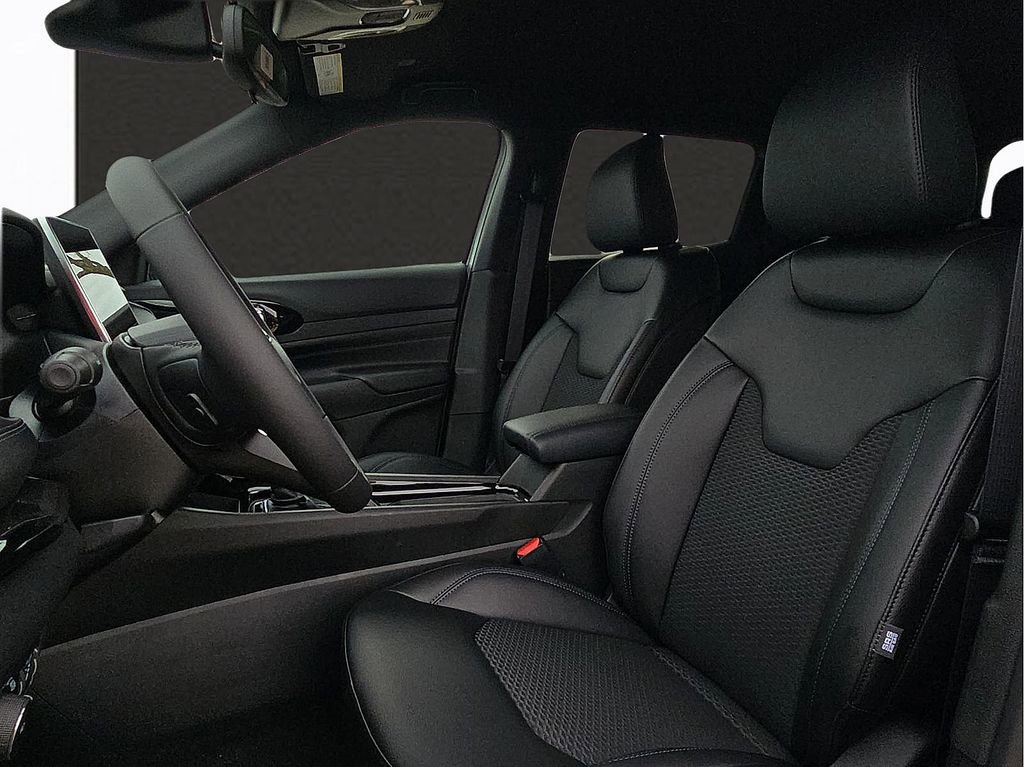 New 2026 Jeep Compass Latitude AWD/4WD image 12