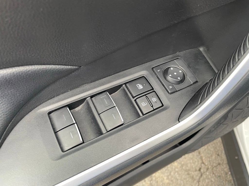 Used 2025 Toyota RAV4 XLE image 12
