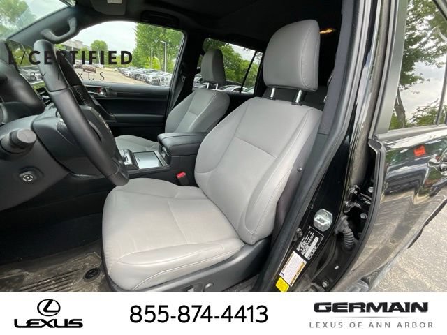 Used 2023 Lexus GX 460 w/ Black Line Special Edition AWD/4WD image 12