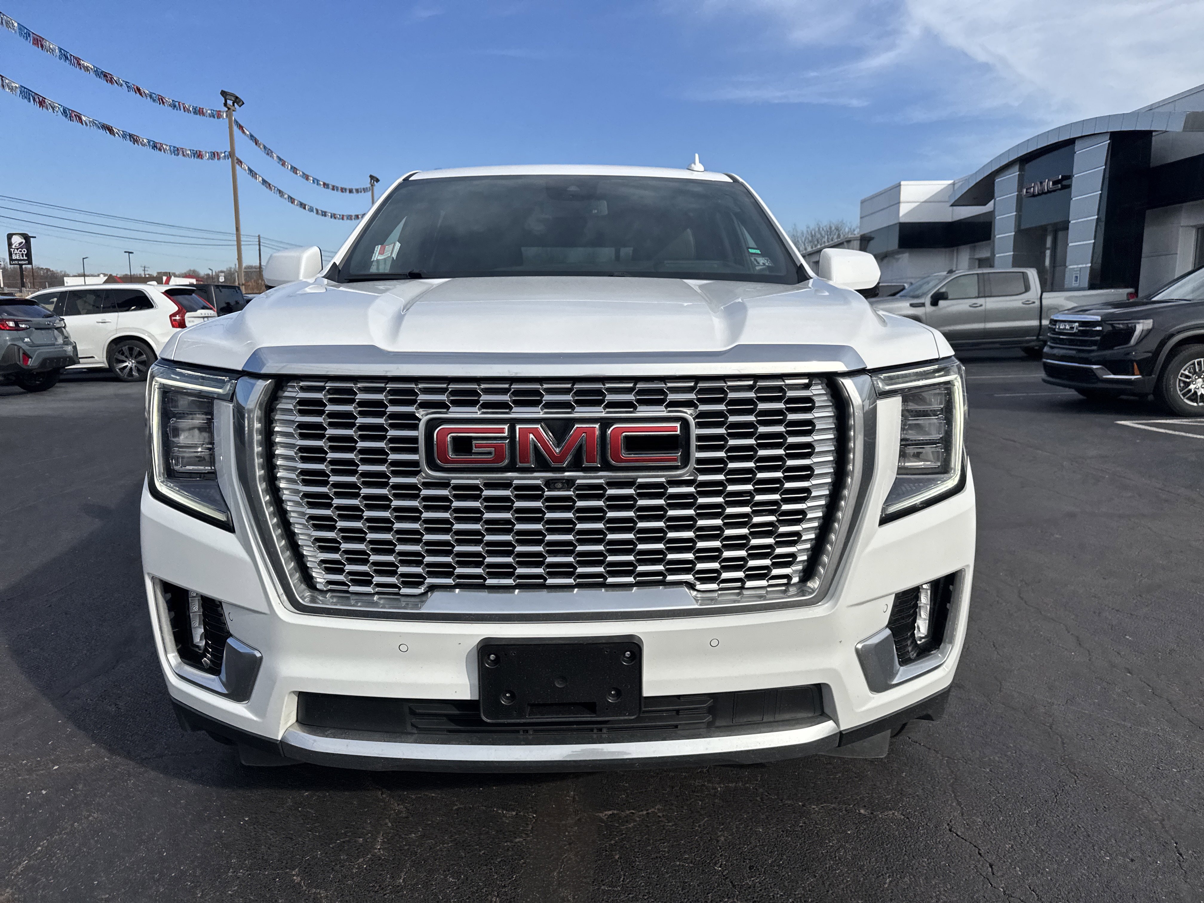 Used 2023 GMC Yukon Denali image 9