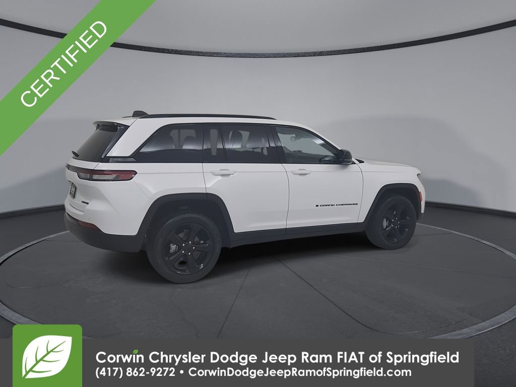 Used 2023 Jeep Grand Cherokee Limited w/ Black Appearance Package image 14