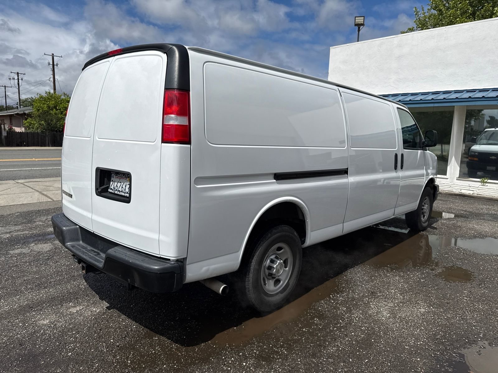 Used 2022 Chevrolet Express 2500 Extended w/ Driver Convenience Package RWD image 5