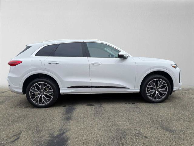 Certified 2025 Audi Q5 Premium w/ Premium Plus AWD/4WD image 2