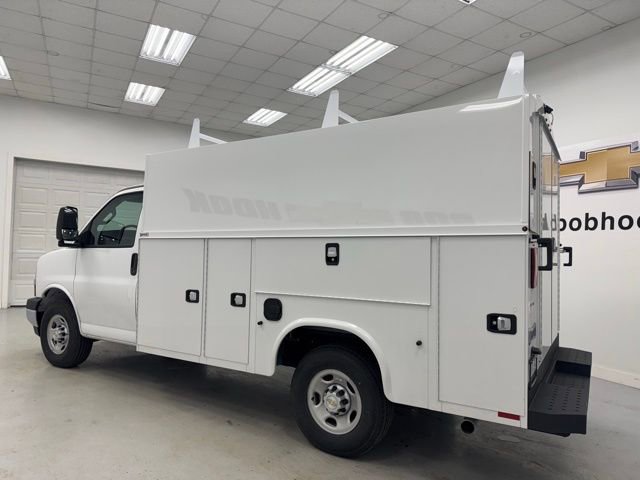 New 2025 Chevrolet Express 3500 w/ Power Convenience Package RWD image 6