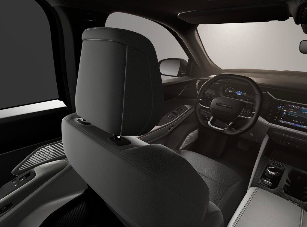 New 2026 Jeep Cherokee Laredo AWD/4WD image 8