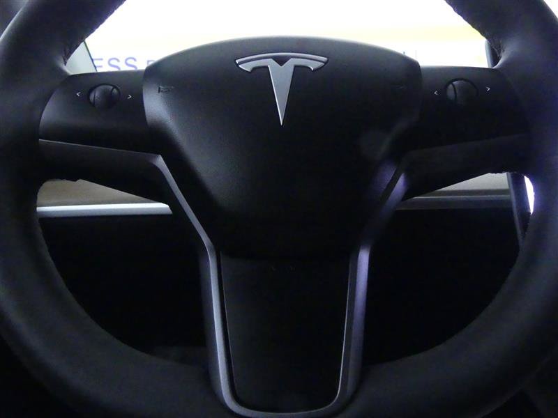 Used 2024 Tesla Model Y Long Range RWD image 16