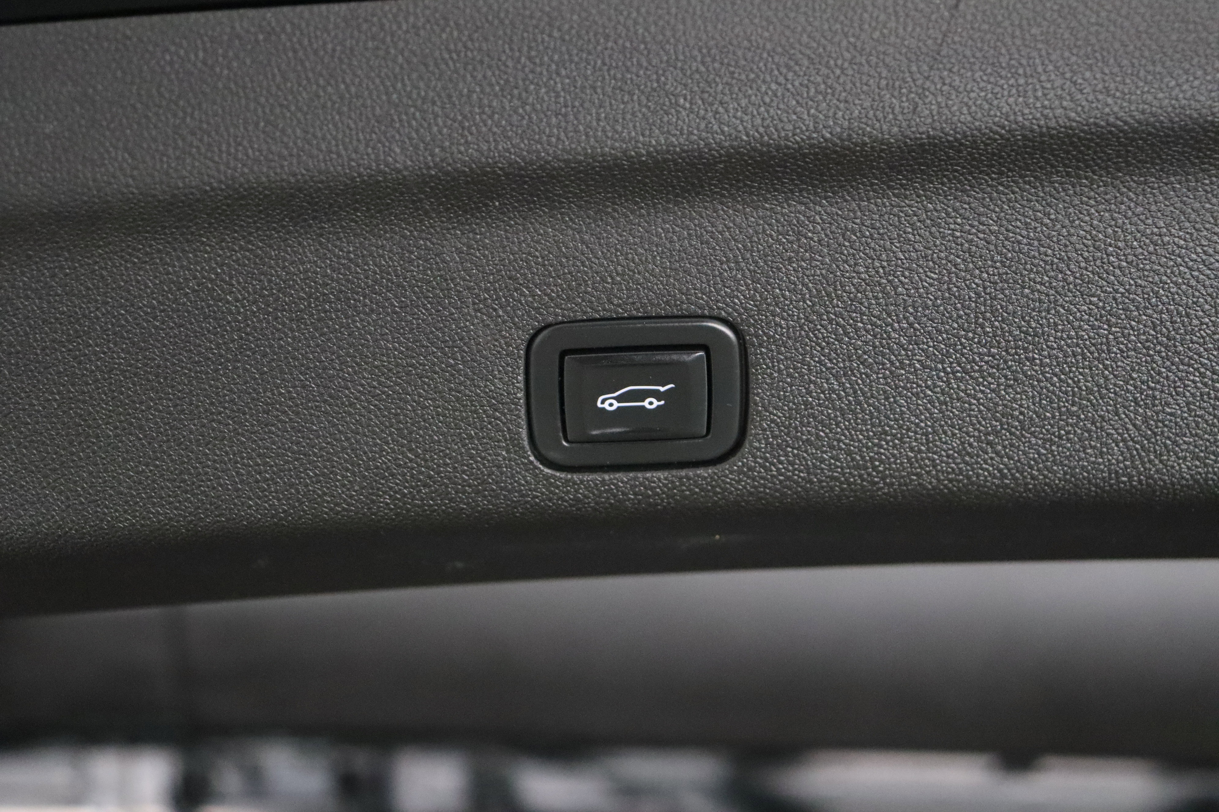 Used 2021 Cadillac Escalade Sport Platinum w/ Heavy-Duty Trailer Package image 44