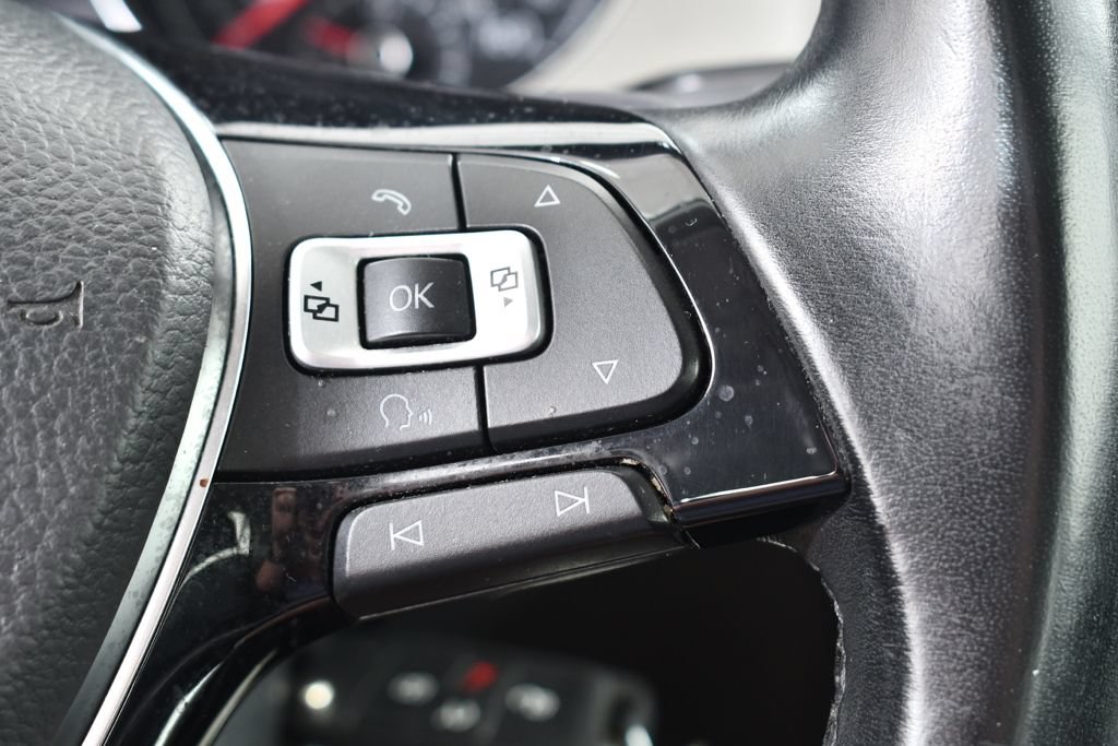 Used 2017 Volkswagen Golf S FWD image 31