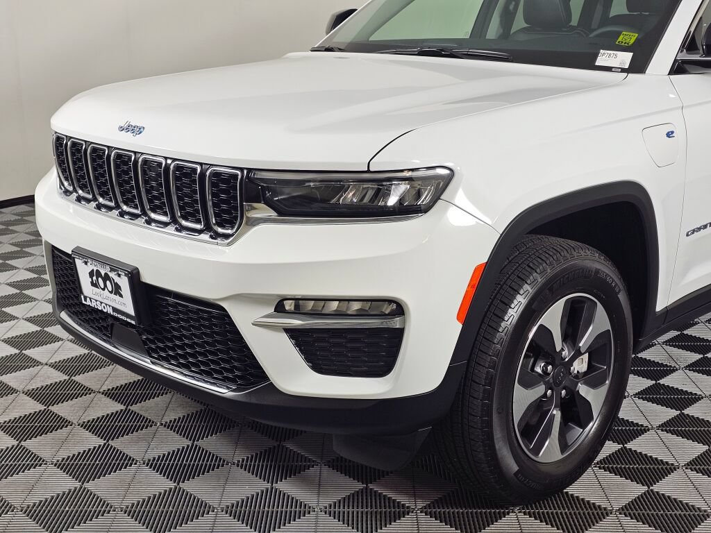 Used 2023 Jeep Grand Cherokee 4WD 4xe image 10