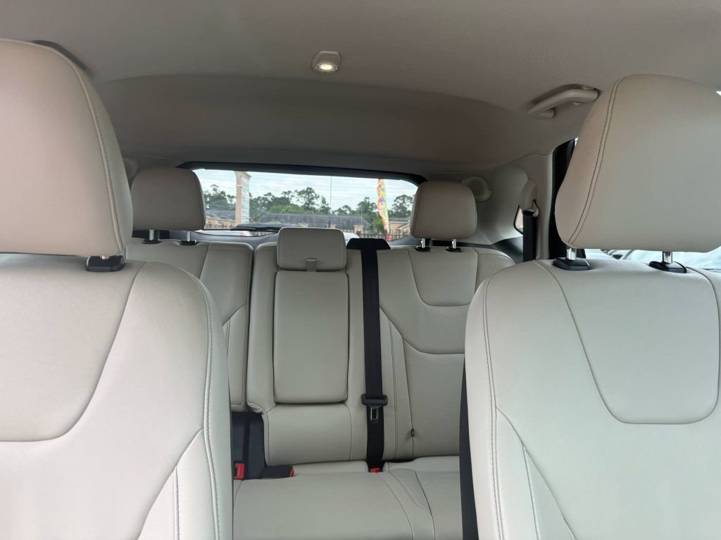 Used 2016 Ford Edge Titanium image 34