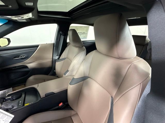 New 2025 Lexus ES 300h w/ Premium Package image 14