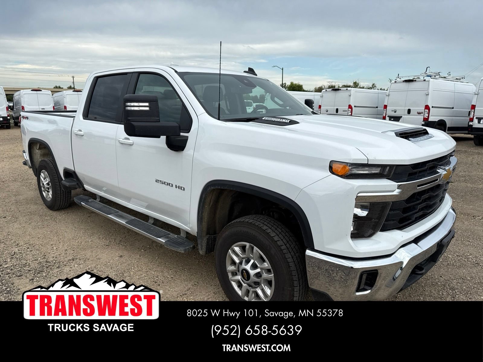 Used 2025 Chevrolet Silverado 2500 LT w/ Convenience Package AWD/4WD image 4