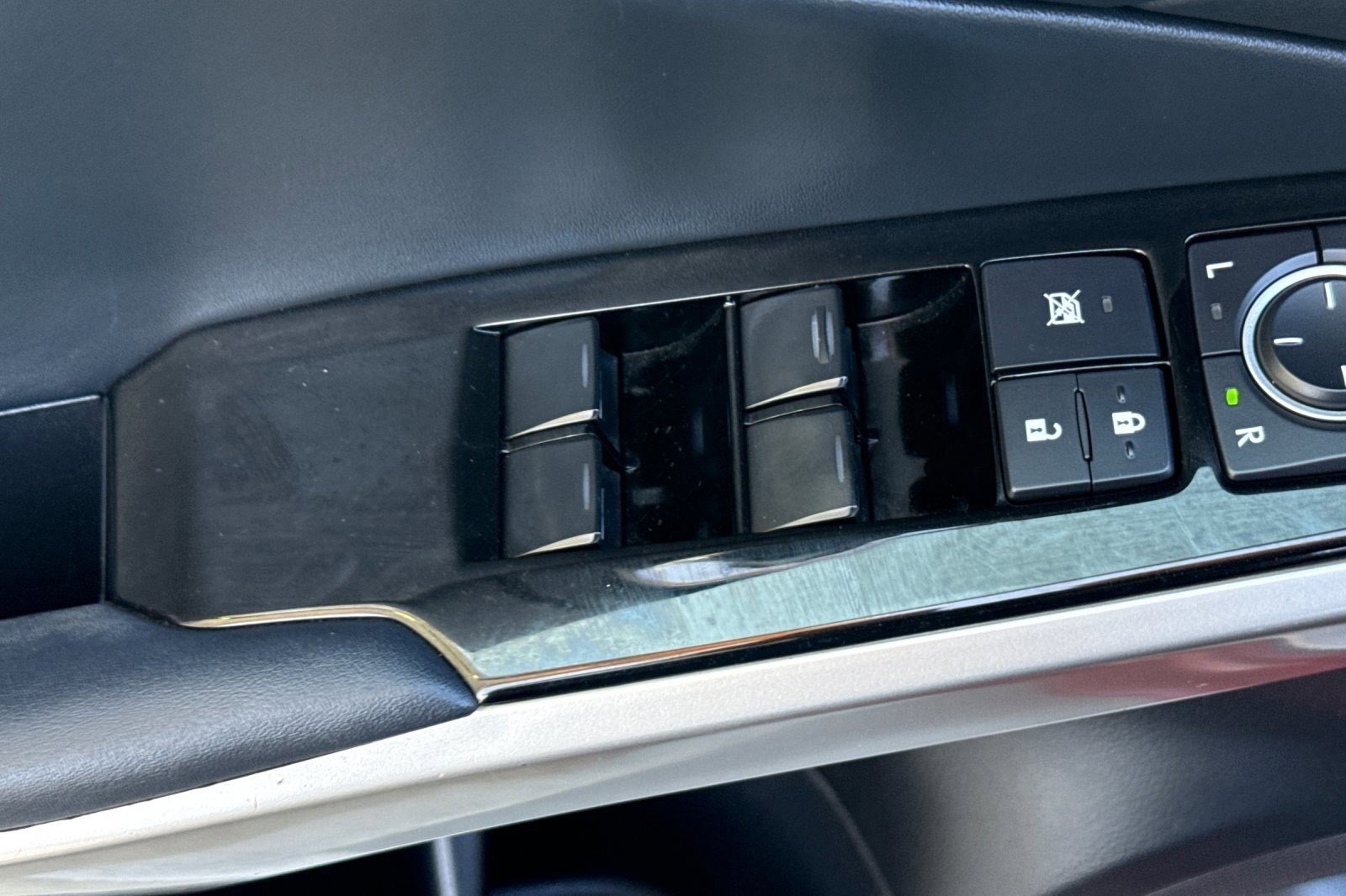 Used 2015 Lexus IS 250 AWD w/ Navigation System Package image 12