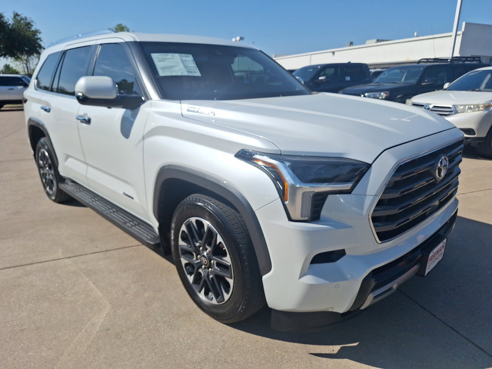 Used 2025 Toyota Sequoia Limited AWD/4WD image 8